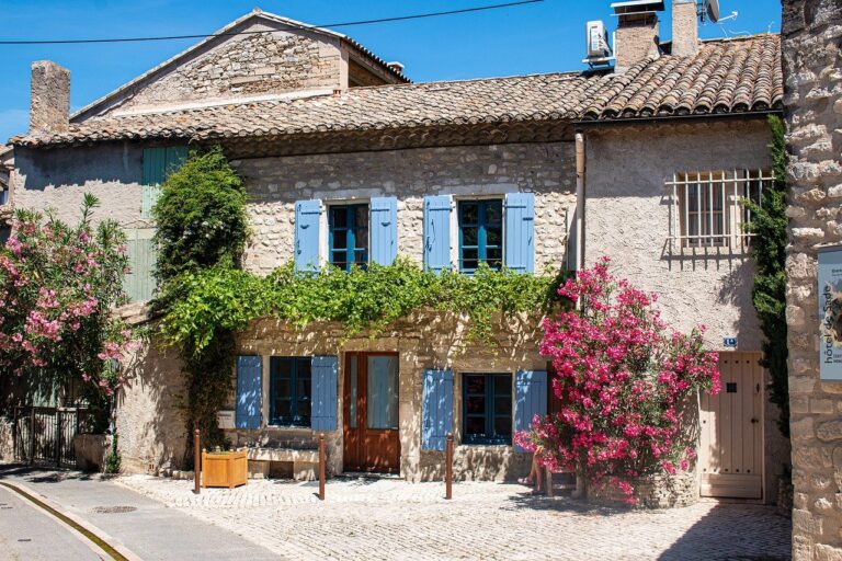 The Most Charming Towns in Provence Worth Visiting ~ Vip en Voyage